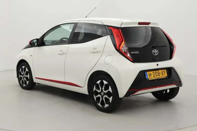 Toyota Aygo (2020) thumbnail 4