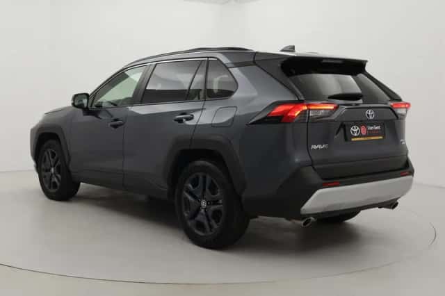 Toyota RAV4 (2022) thumbnail 4
