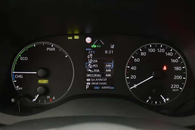 Toyota Yaris (2020) thumbnail 3