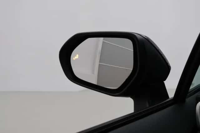 Toyota Corolla (2024) thumbnail 6