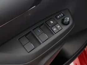 Toyota Yaris (2022) thumbnail 23