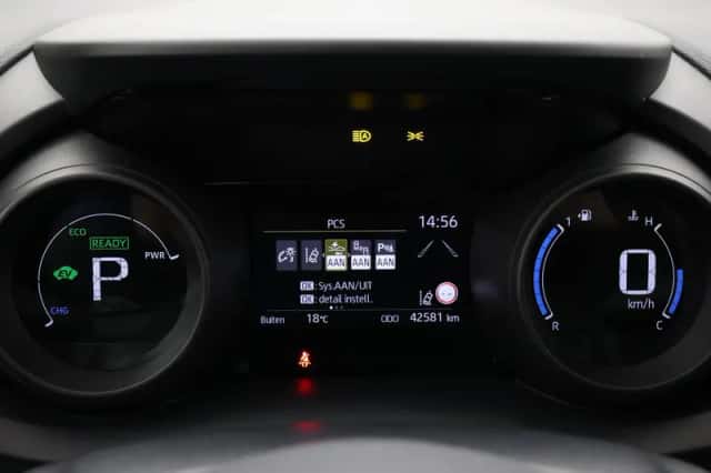 Toyota Yaris (2022) thumbnail 4