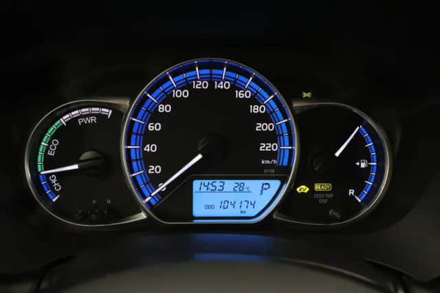 Toyota Yaris (2016) thumbnail 3
