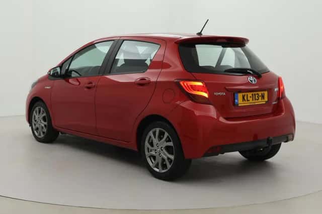 Toyota Yaris (2016) thumbnail 4