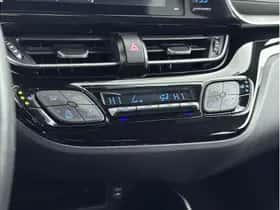Toyota C-HR (2018) thumbnail 22