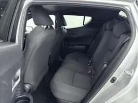 Toyota C-HR (2018) thumbnail 24
