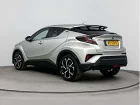 Toyota C-HR (2018) thumbnail 4