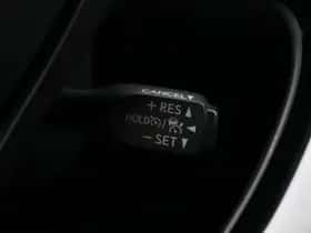 Toyota C-HR (2019) thumbnail 11