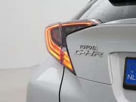 Toyota C-HR (2019) thumbnail 14