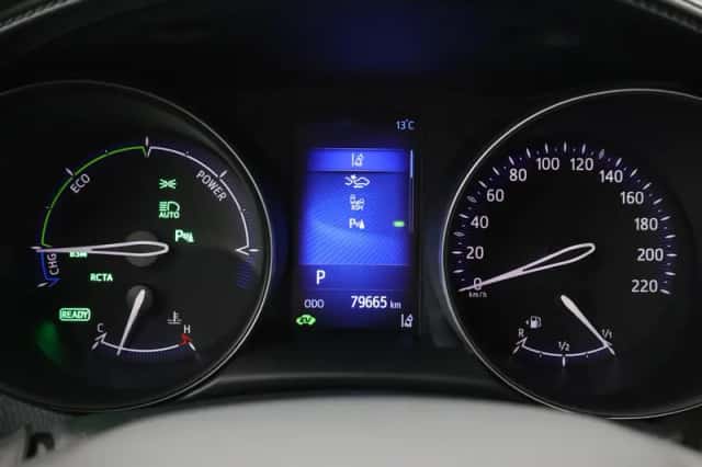 Toyota C-HR (2019) thumbnail 3