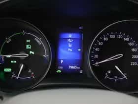 Toyota C-HR (2019) thumbnail 3
