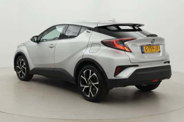 Toyota C-HR (2019) thumbnail 4