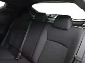 Toyota C-HR (2019) thumbnail 39