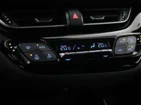 Toyota C-HR (2019) thumbnail 7
