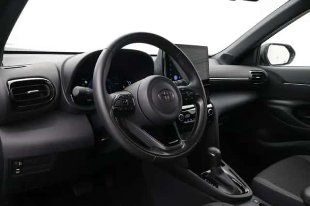 Toyota Yaris Cross (2024) thumbnail 2