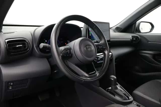 Toyota Yaris Cross (2024) thumbnail 2