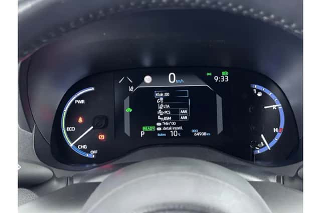 Toyota Yaris Cross (2021) thumbnail 3
