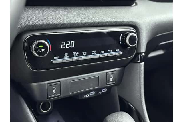 Toyota Yaris (2025) thumbnail 6