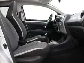 Toyota Aygo (2020) thumbnail 32