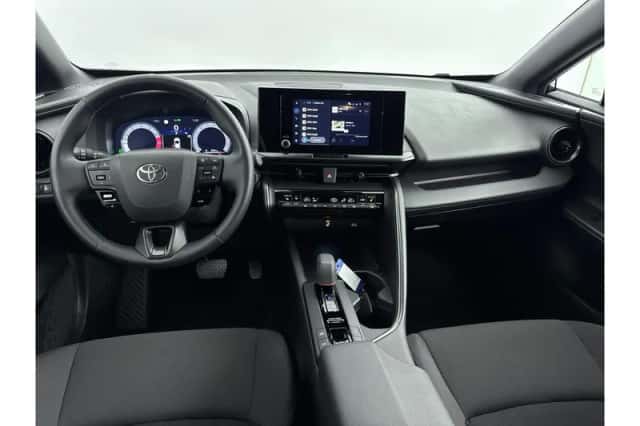 Toyota C-HR (2025) thumbnail 2