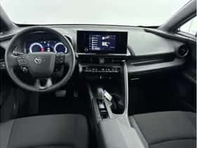 Toyota C-HR (2025) thumbnail 2