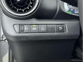 Toyota C-HR (2025) thumbnail 18