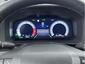 Toyota C-HR (2025) thumbnail 3