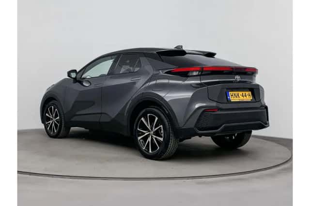 Toyota C-HR (2025) thumbnail 4