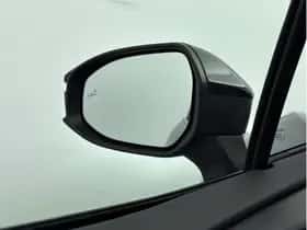 Toyota C-HR (2025) thumbnail 5