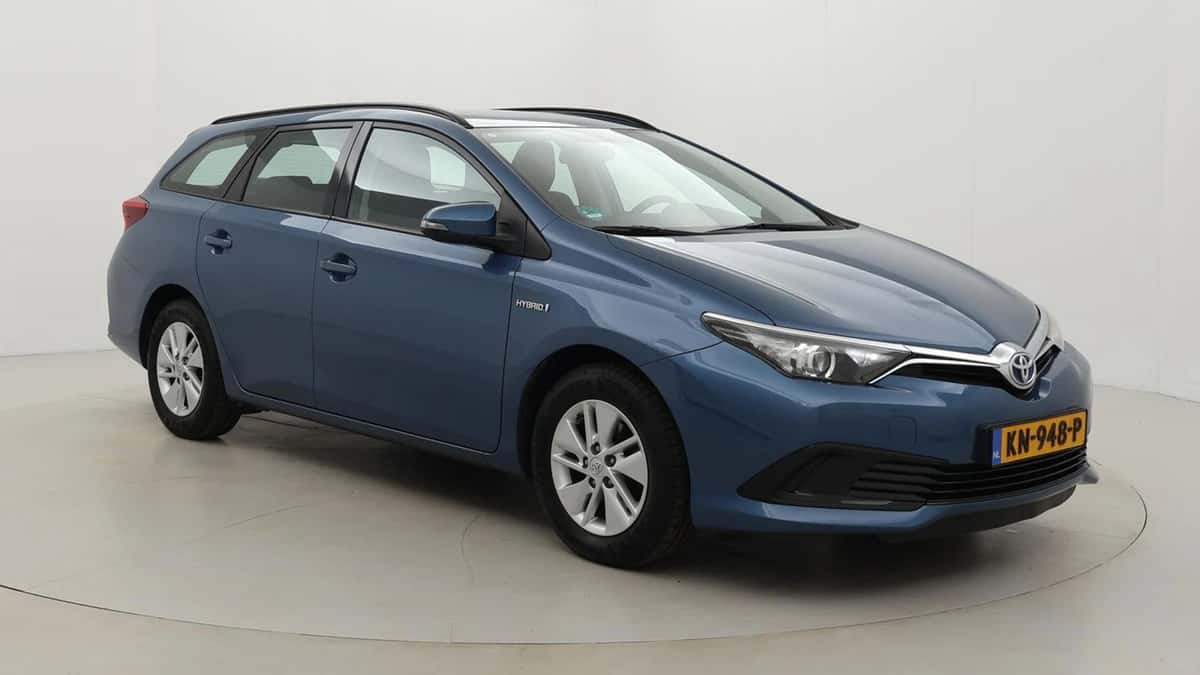 Toyota Auris (2016) — foto 1
