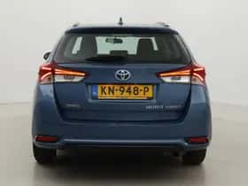 Toyota Auris (2016) thumbnail 15
