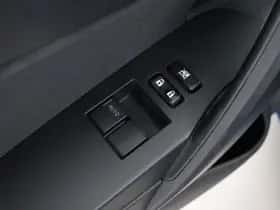 Toyota Auris (2016) thumbnail 19