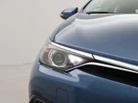 Toyota Auris (2016) thumbnail 9