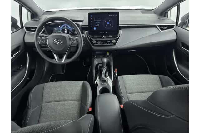 Toyota Corolla (2025) thumbnail 2