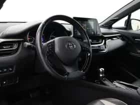 Toyota C-HR (2019) thumbnail 2