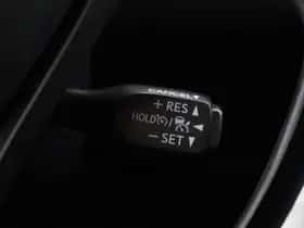 Toyota C-HR (2019) thumbnail 12