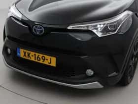 Toyota C-HR (2019) thumbnail 15