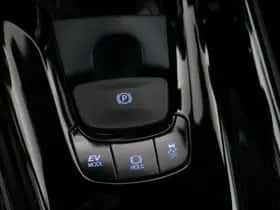 Toyota C-HR (2019) thumbnail 33