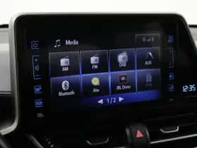 Toyota C-HR (2019) thumbnail 34