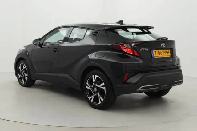 Toyota C-HR (2023) thumbnail 4