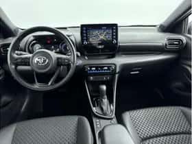 Toyota Yaris (2021) thumbnail 2
