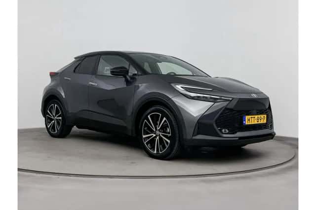 Toyota C-HR (2025) thumbnail 1