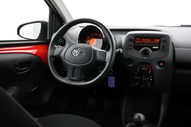 Toyota Aygo (2022) thumbnail 5