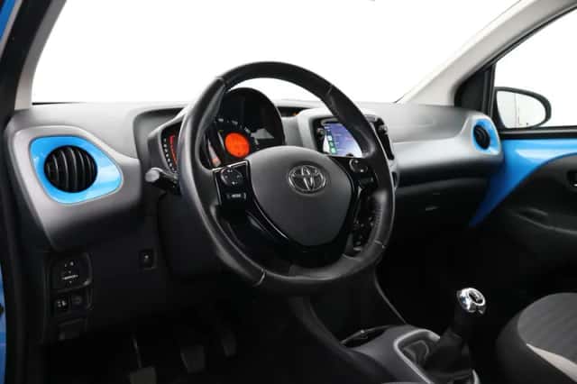 Toyota Aygo (2020) thumbnail 2