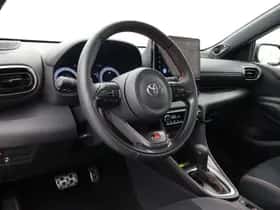 Toyota Yaris (2025) thumbnail 2