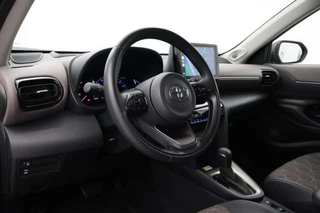 Toyota Yaris Cross (2023) thumbnail 2
