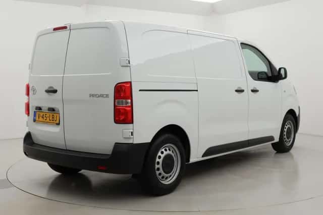 Toyota Proace (2024) thumbnail 4