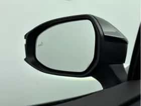 Toyota C-HR (2025) thumbnail 5