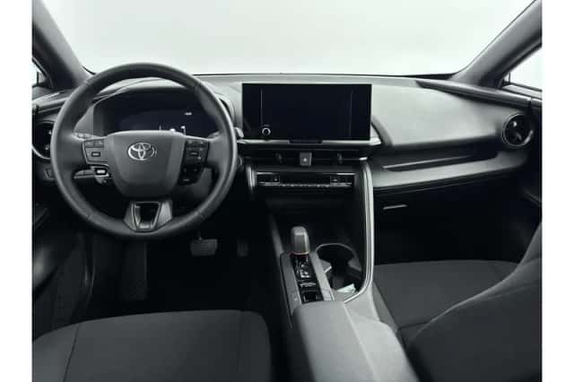 Toyota C-HR (2024) thumbnail 2