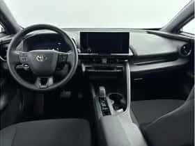 Toyota C-HR (2024) thumbnail 2